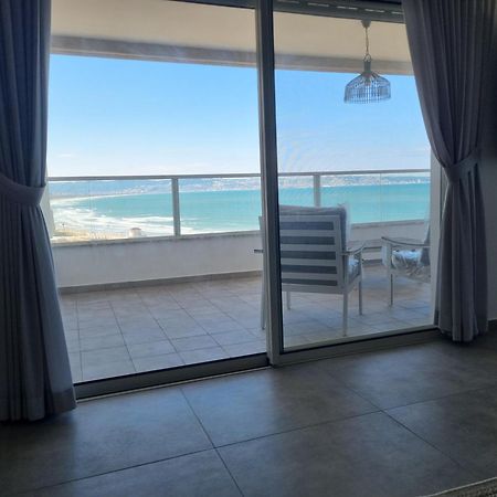 Beachfront Gallery Acre Exterior foto