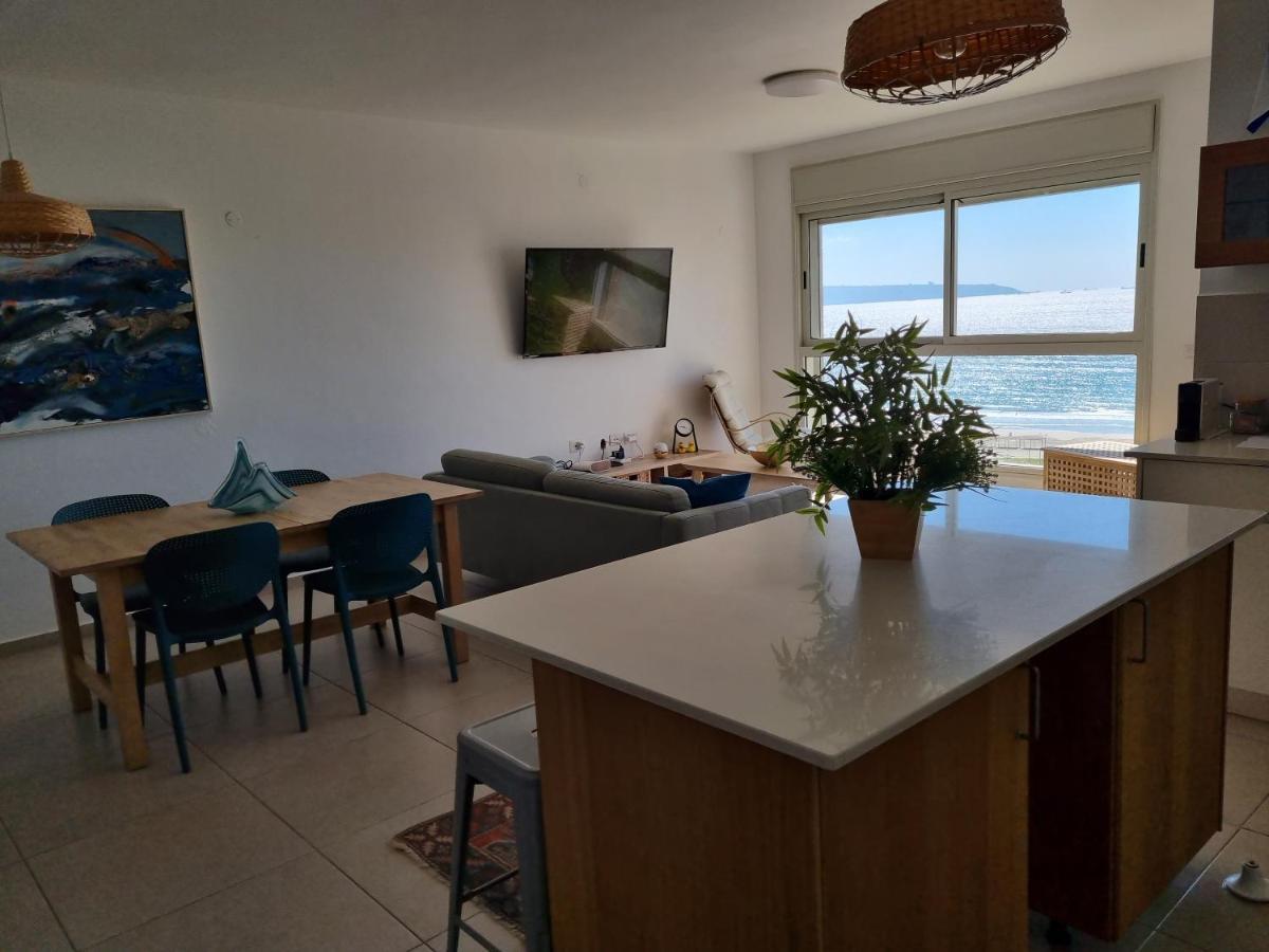 Beachfront Gallery Acre Exterior foto