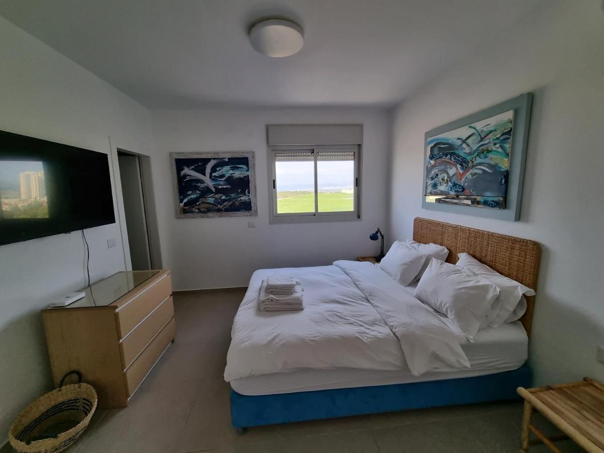Beachfront Gallery Acre Exterior foto