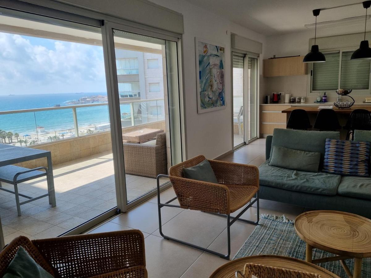 Beachfront Gallery Acre Exterior foto