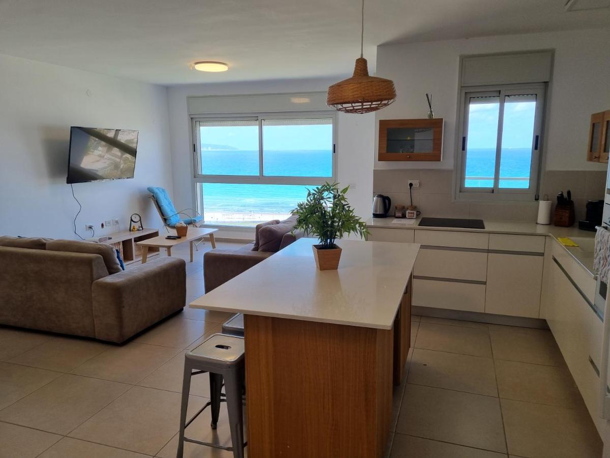 Beachfront Gallery Acre Exterior foto
