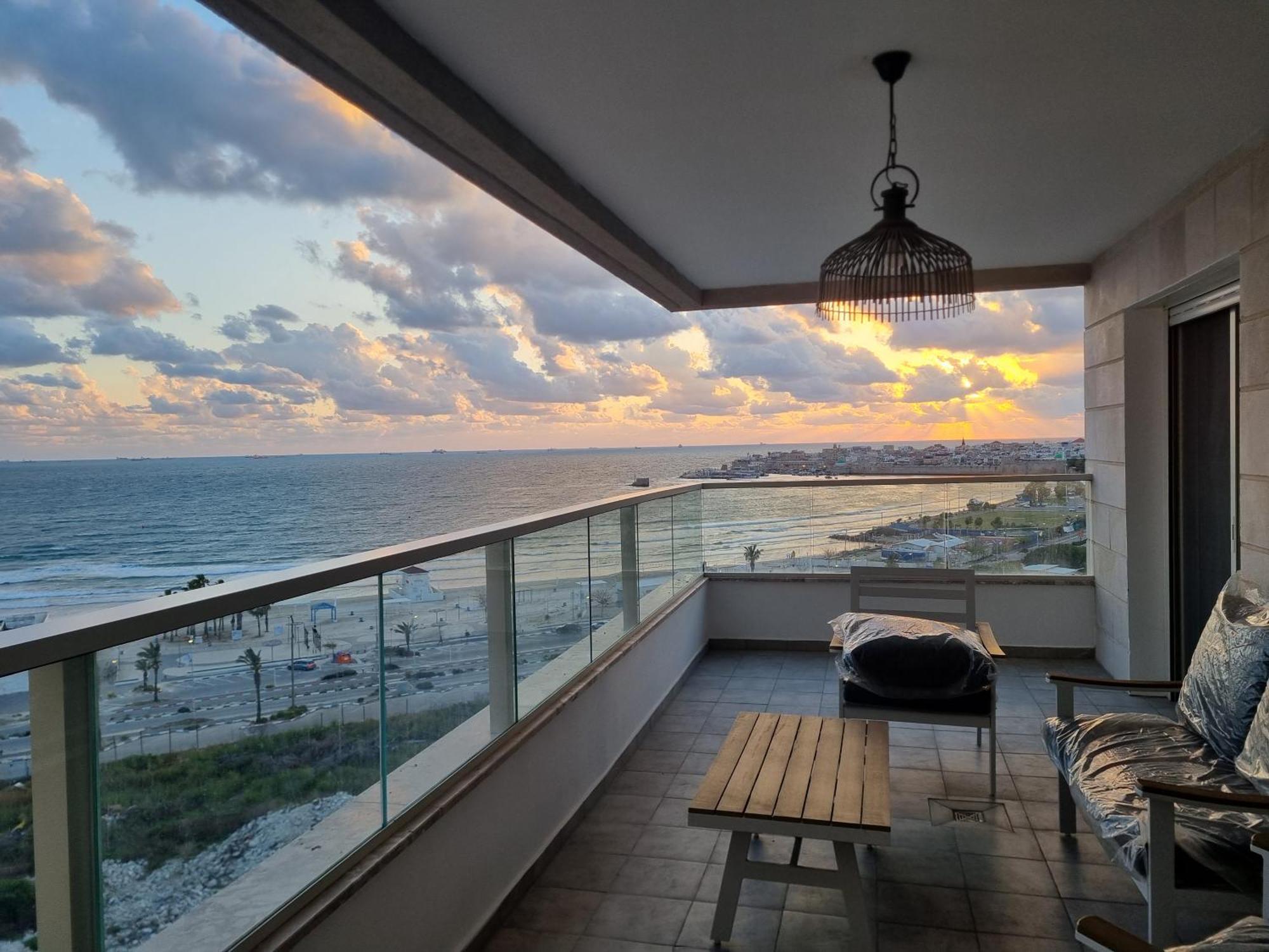 Beachfront Gallery Acre Exterior foto